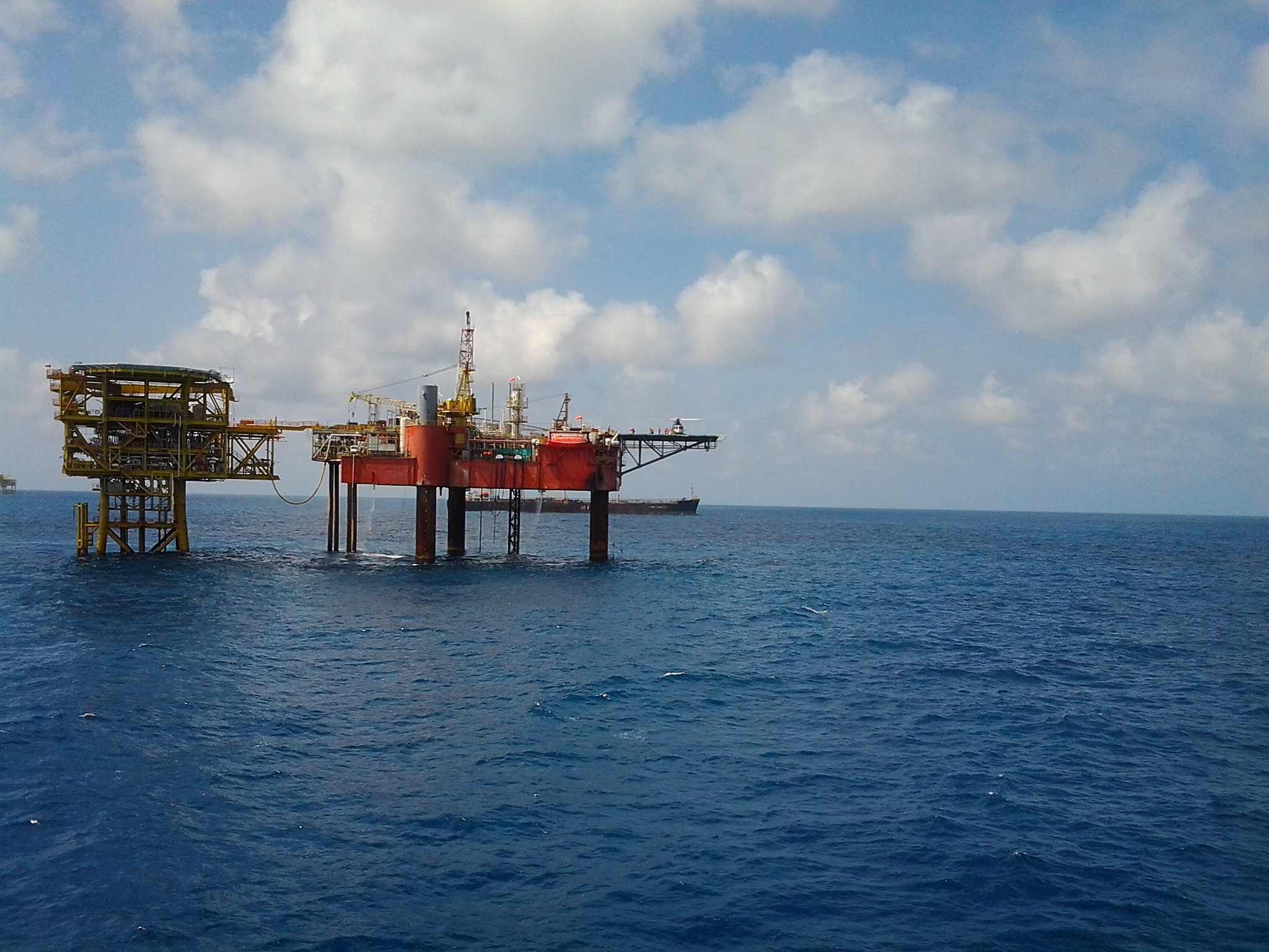 drilling-rig-444555